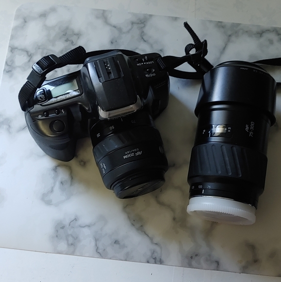 Vintage Minolta Camera - Picture 2 of 14